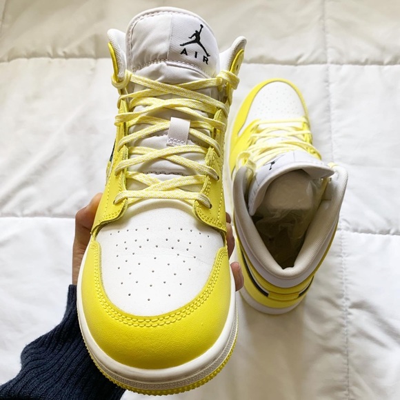 Jordan 1s Mid Dynamic Yellow - Picture 3 of 5